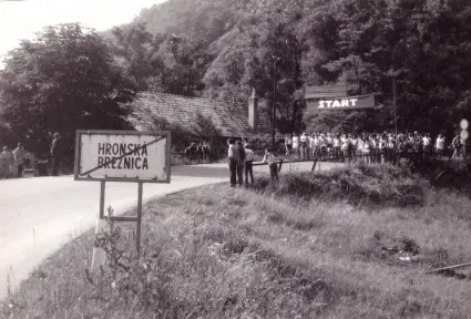 CBTM I. ročník 1981 pred štartom prvého ročníka  167 pretekárov Hronská Breznica
